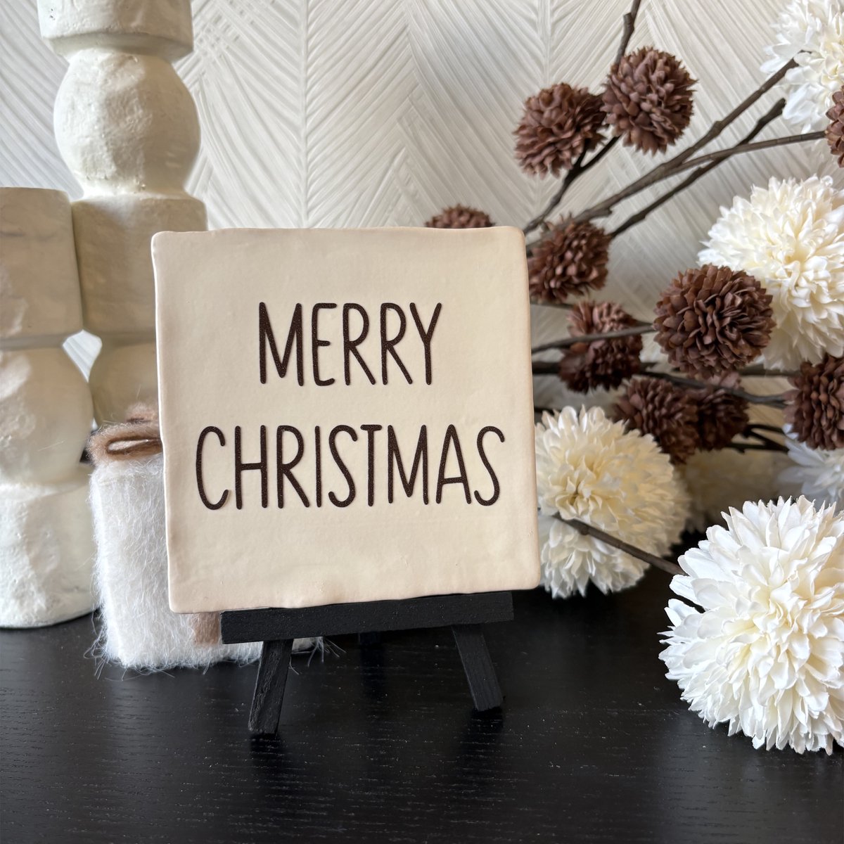 Hartjespost Tegeltje Merry Christmas mat wit, bruin glitter | schoencadeautjes sinterklaas | tegeltjes met tekst | spreuktegel | tegeltjeswijsheden | Christmas | Xmas | kerstmis | decoratie kerst | 10x10