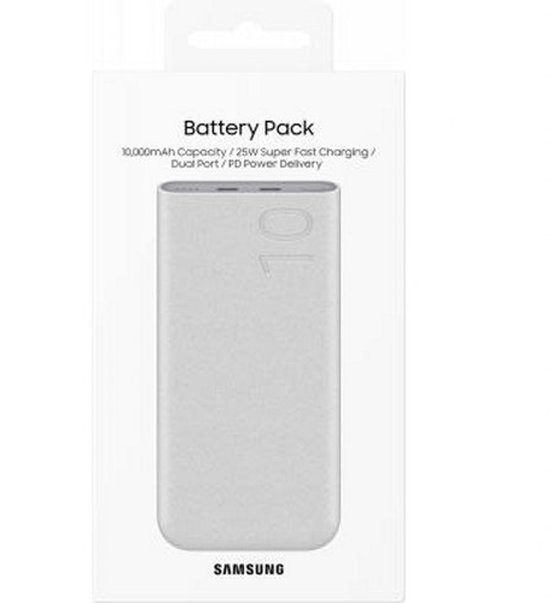 Verpakking van de lichtgrijze Samsung powerbank met "10" erop.