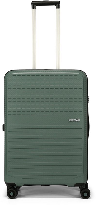Vooraanzicht van een donkergroene koffer met uitschuifbaar handvat en "American Tourister" logo.