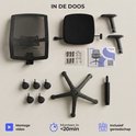 Onderdelen van de zwarte bureaustoel: mesh rugleuning, zitting, armleuningen, wielen, kruisvoet en gasveer. Inclusief montagegereedschap.