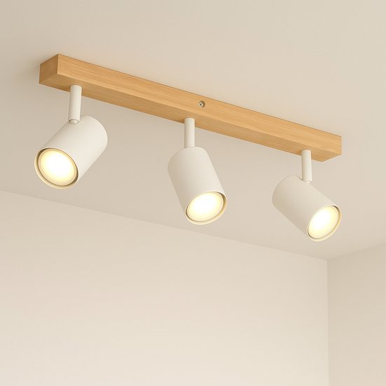 Plafonnier blanc avec 3 spots ajustables sur une barre en bois.