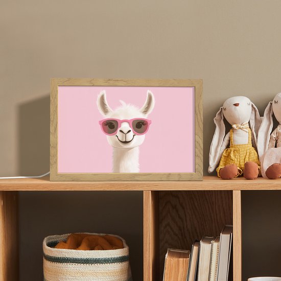 Nachtlampje 30x20 cm - Kinder lampje - Lama - Zonnebril - Roze - Tafellamp kinderkamer - Slaapkamer lamp - Bedlamp kinderen - Kinderlampje stopcontact - Wandlamp babykamer - Nachtlampjes van OnlyWow — afbeelding 3