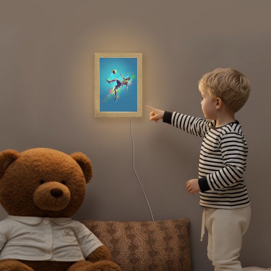 Nachtlampje 15x20 cm - Kinder lampje - Voetballer - Verfspatten - Kleurrijk - Bal - Tafellamp kinderkamer - Slaapkamer lamp - Bedlamp kinderen - Kinderlampje stopcontact - Wandlamp babykamer - Nachtlampjes van Merkloos — afbeelding 5