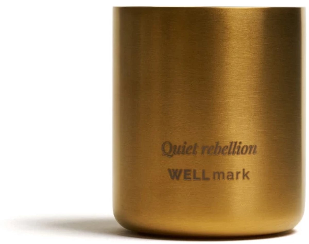 Wellmark geurkaars 210gr quiet rebellion burgundy