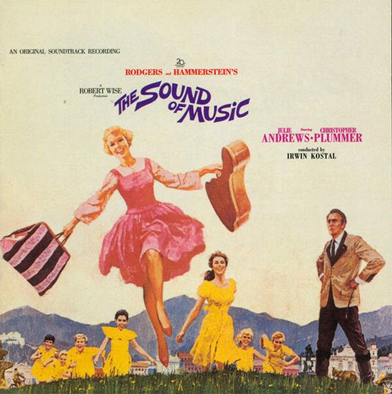 De soundtrackopname van The Sound of Music, met Julie Andrews in een roze jurk, springend met een gitaar en tas.
