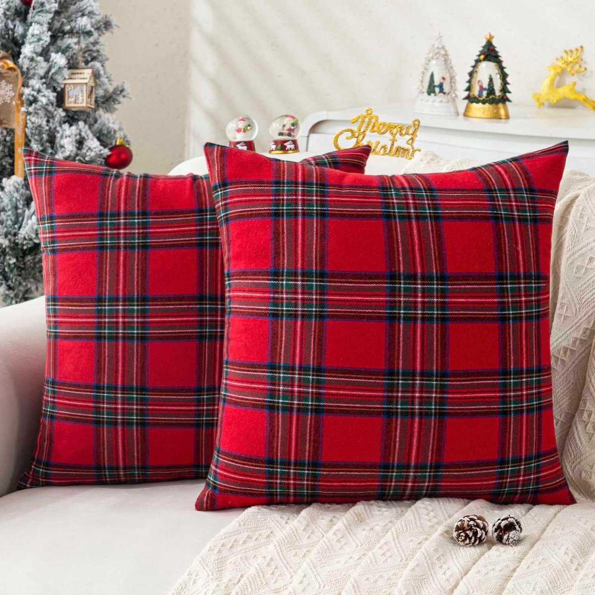 Decoratieve Kerstkussenslopen 50 x 50 cm in Rood en Groen Tartan - Set van 2 voor Winter Woondecoratie