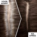 Voor en na vergelijking van L'Oréal Paris Magic Retouch op haarwortels. Links: grijze uitgroei. Rechts: haar gecamoufleerd.