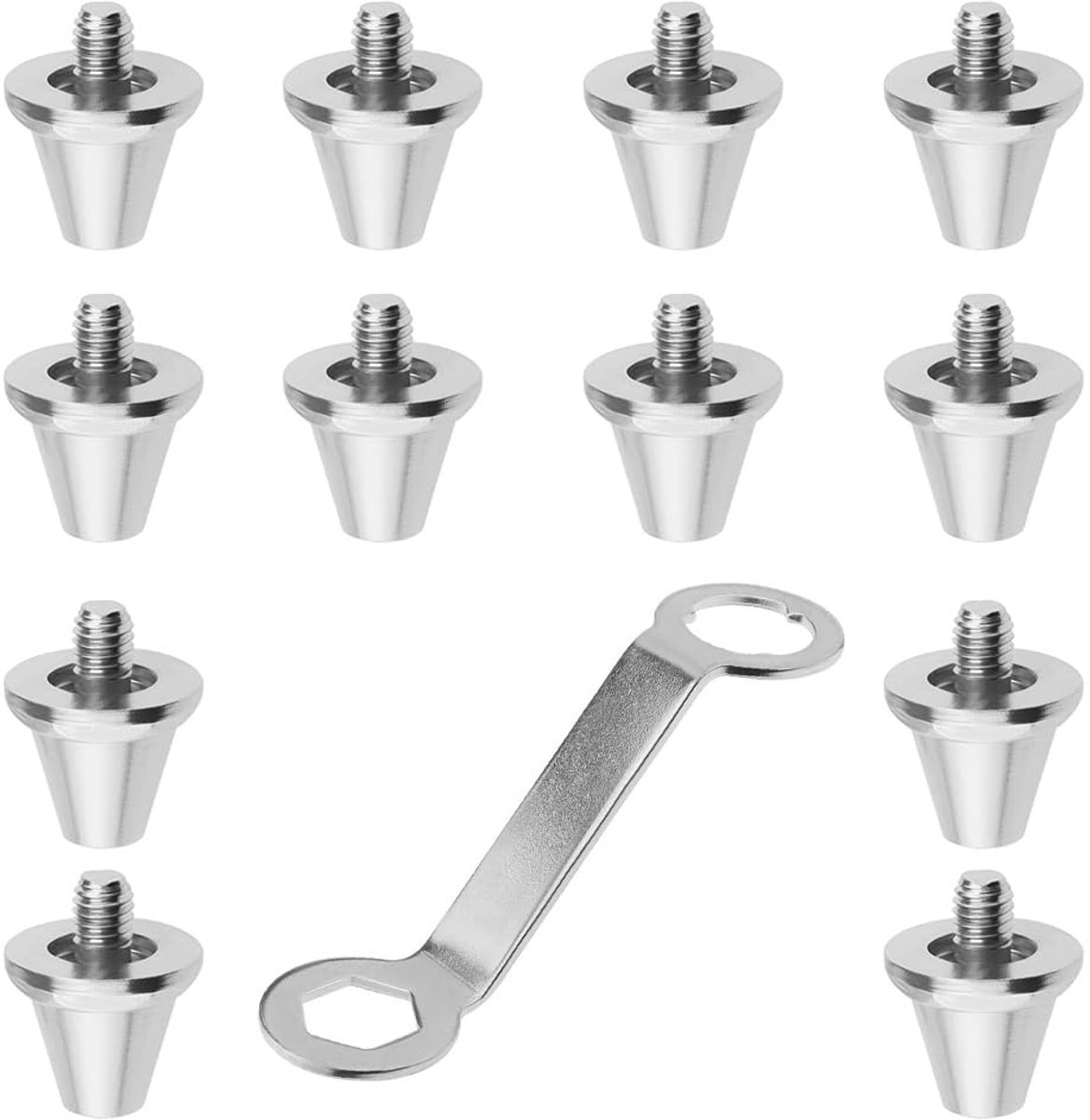 12 aluminium voetbalsneetjes met 4 bouten van 13 mm, 8 bouten van 11 mm en een verstelbare sleutel.