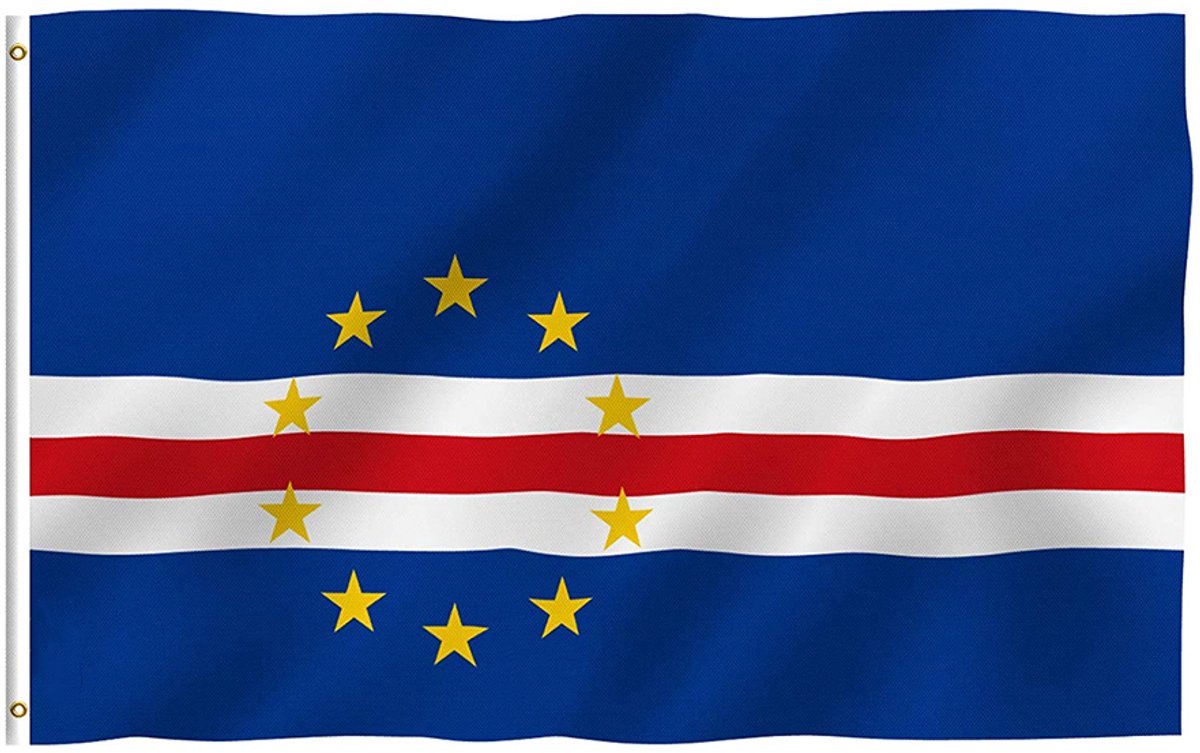 Scoby – Vlag – Kaapverdische Vlag – Eilandensymbool – Flag – 90x150CM – Originele Kleuren – Stevige Kwaliteit – Inclusief Bevestigingsringen