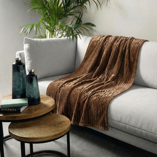 Dutch Decor - Plaid 140x180 cm - MARTHY – superzacht, warm, donzig, rib design – bruin