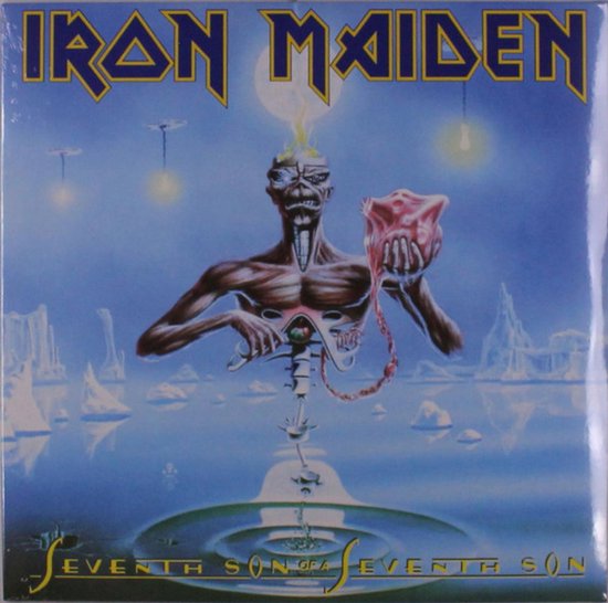 De 'Seventh Son of a Seventh Son' LP-hoes met Eddie die een rood object vasthoudt in een surrealistisch landschap.