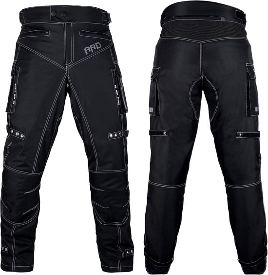 Zwarte motorbroek met witte stiksels, voor- en achterkant.