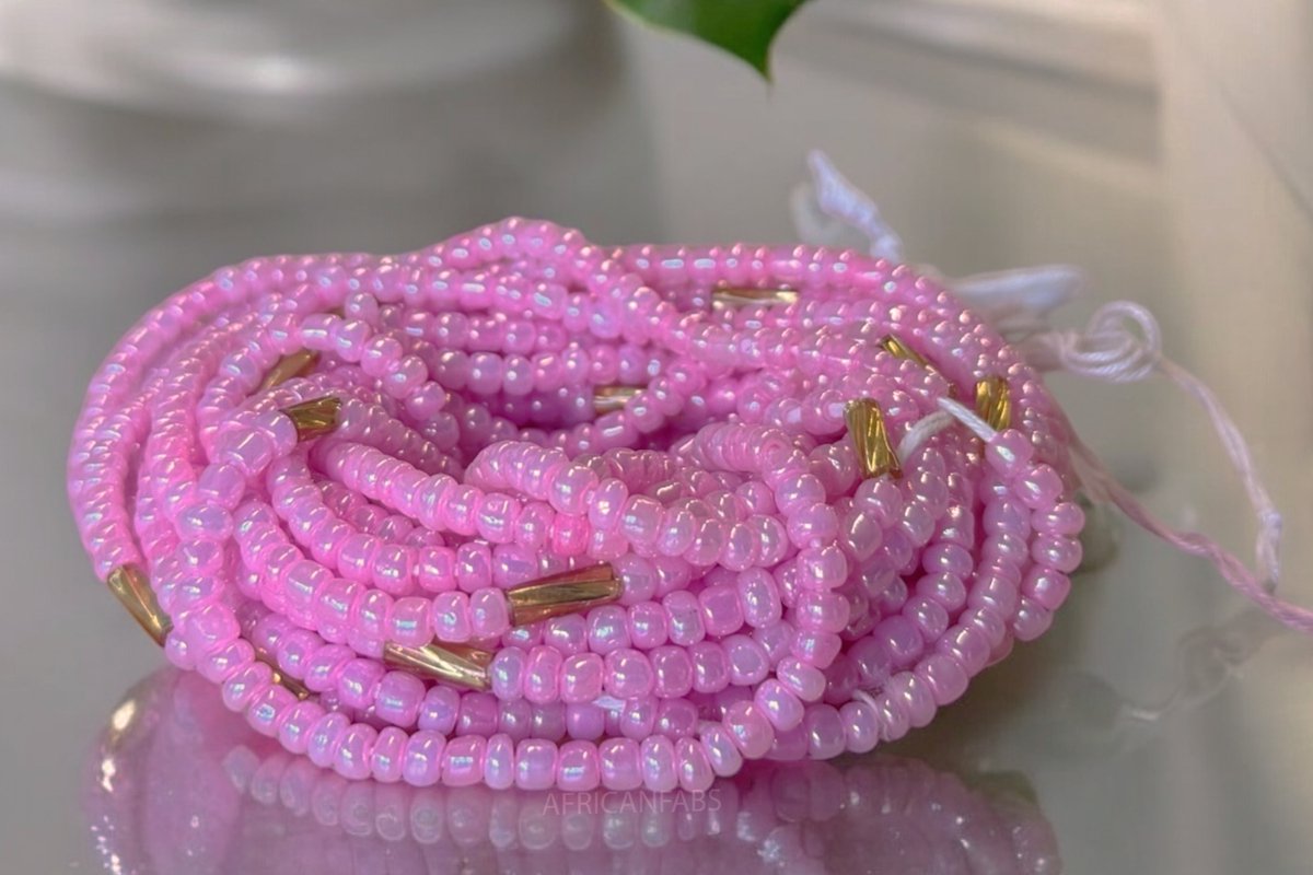 AfricanFabs® Waist Beads / Afrikaanse Heupketting - Chinara - Goud / roze (Traditioneel niet-elastisch koord) - Buikketting - Taille ketting