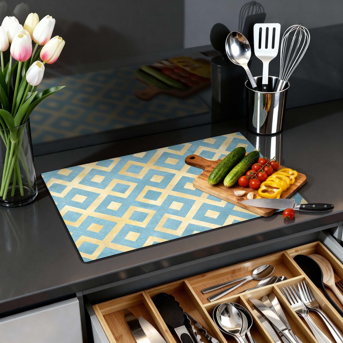 KitchenArt - Deep Diamond Grid - Inductie Beschermer - 90x52 cm - Kookplaat Beschermer - Luxe Afdekplaat Inductieplaat - Anti-slip & Oprolbaar - Beschermmat Inductiekookplaat