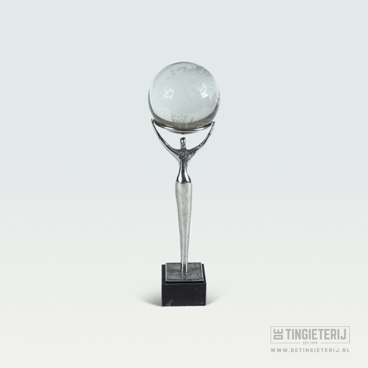 Sculptuur '' De wereld dragen'' - Symbolisch cadeau - Jubileum - Relatiegeschenk - Waardering