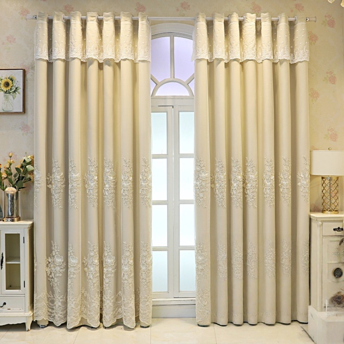Floraweg Europese geborduurde bloemen vitrages, met sierlijke onderranden,transparante voile raamdecoratie gordijnen voor woonkamer/hal/villa kamerdecoratie,met haakjes ringen,1 paneel,beige,132x160cm