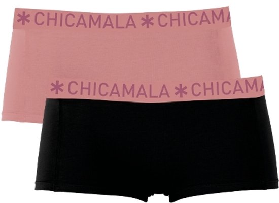 Twee CHICAMALA boxershorts: een roze en een zwarte, beide met merknaam op de band.