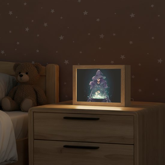 Nachtlampje 20x15 cm - Kinder lampje - Heks - Magie - Heksenketel - Paars - Tafellamp kinderkamer - Slaapkamer lamp - Bedlamp kinderen - Kinderlampje stopcontact - Wandlamp babykamer - Nachtlampjes van Merkloos — afbeelding 2