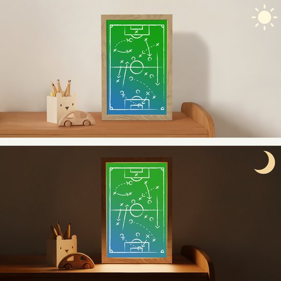 Nachtlampje 20x30 cm - Kinder lampje - Voetbal - Tactiek - Spel - Groen - Blauw - Tafellamp kinderkamer - Slaapkamer lamp - Bedlamp kinderen - Kinderlampje stopcontact - Wandlamp babykamer - Nachtlampjes van Merkloos — afbeelding 4