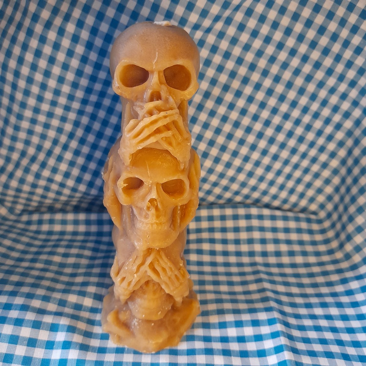 Bijenwas kaars, horen zien en zwijgen, schedels
