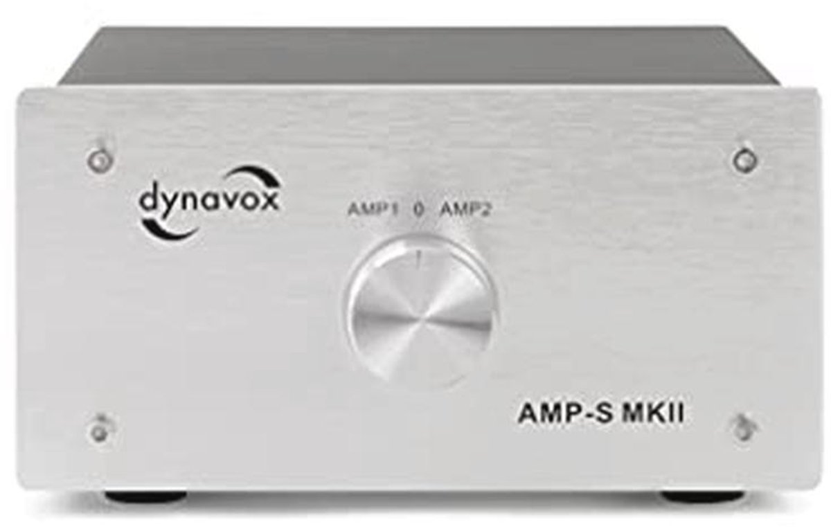 Versterker en boxschakelaar in metalen behuizing voor stereo en surround audio