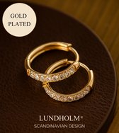 Boucles d'oreilles de Luxe Lundholm pour femmes, couleur or – Acier inoxydable de Premium , plaqué or PVD – Petites créoles avec zircones (Ø 14 mm) – Elegant et intemporelles – Étanches et hypoallergéniques – Avec emballage cadeau de Luxe
