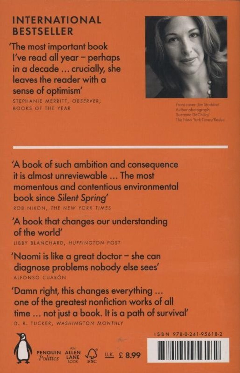 Omslag van 'This Changes Everything' met een portretfoto van Naomi Klein en lovende recensies.