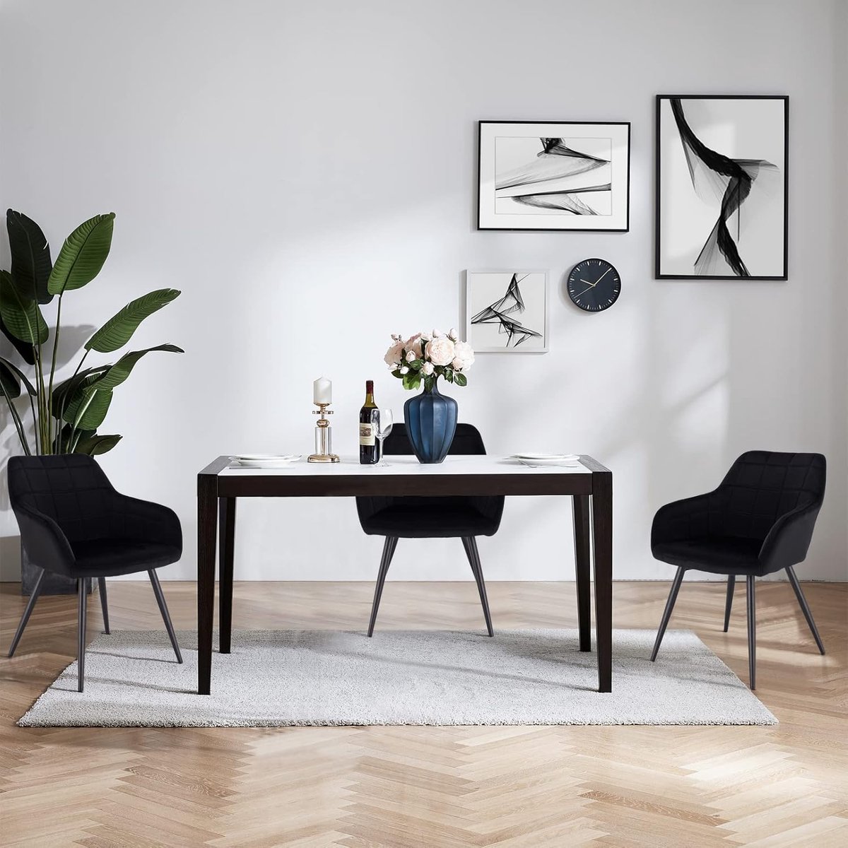 Eetkamerstoel set van 4 – Novihome LuxVelvet Zwarte Gestoffeerde Stoelen met Metalen Frame en Armleuningen – Comfortabele Moderne Keuken- en Woonkamerstoelen – Ergonomisch & Duurzaam