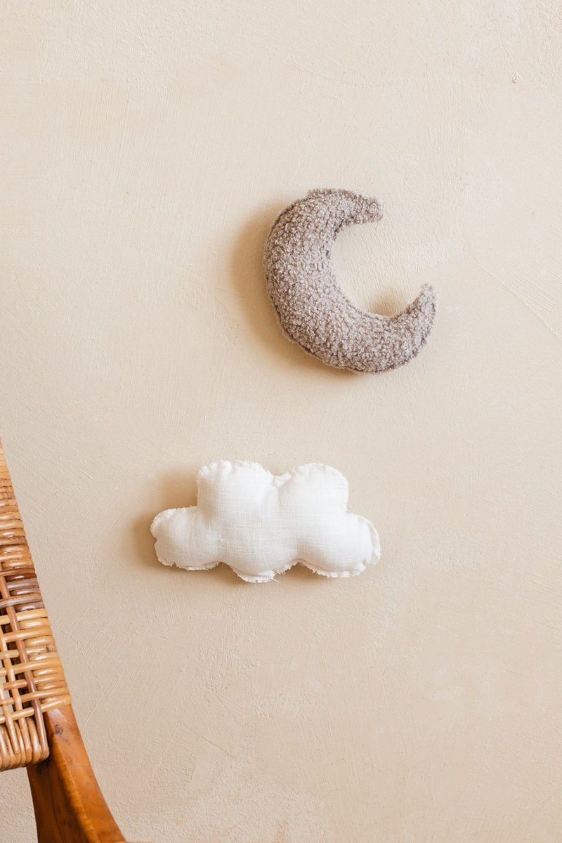 Wandhanger Set Wolk en Maan – Linnen & Bouclé Taupe – Babykamer Decoratie – Handgemaakt – Muurdecoratie Kinderen