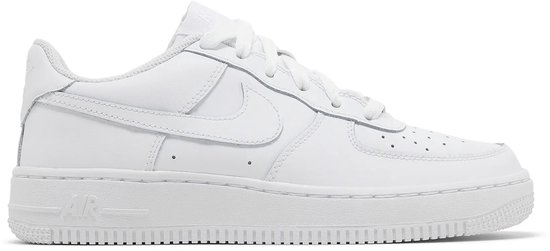 Witte Nike Air Force 1 sneaker, van leer, met veters en Nike-logo.