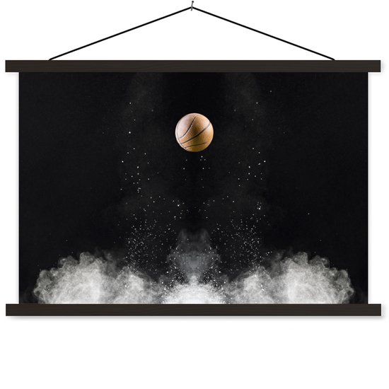 Un basket - ball avec le tissu sur une affiche textielposter fond noir 60x40 cm