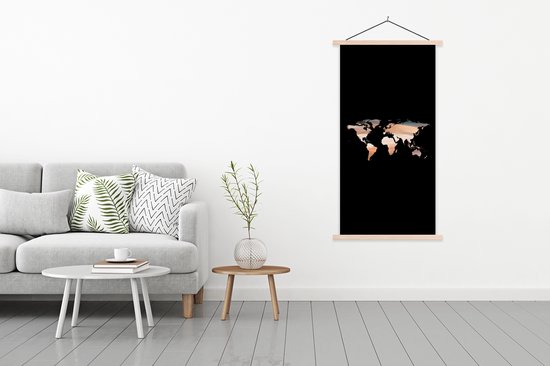 Wanddecoratie - Wereldkaart - Verf - Zwart - Schoolplaat - 90x180 cm - Textielposter - Textiel poster
