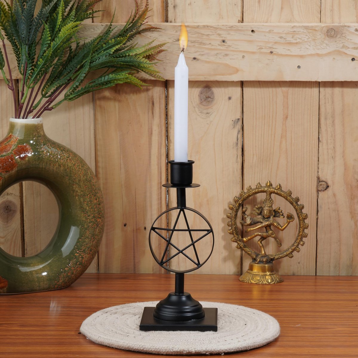 Unyqoos Stijlvolle ijzeren kandelaar in vintage stervorm voor sfeervolle decoratie Zwart