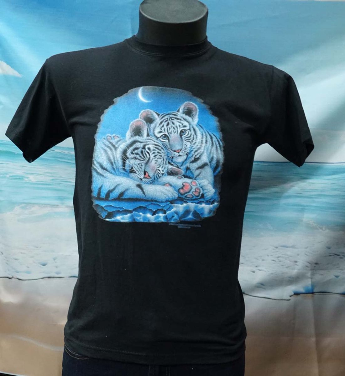 Zwart T-shirt met 2 witte tijgerjes maat S - T-shirt witte baby tijgers maat S - shirt kleine witte tijgers - t shirt met korte mouwen schattige tijgers - lieve baby tijger shirts - leuke dieren t shirts - wilde dieren T-shirts