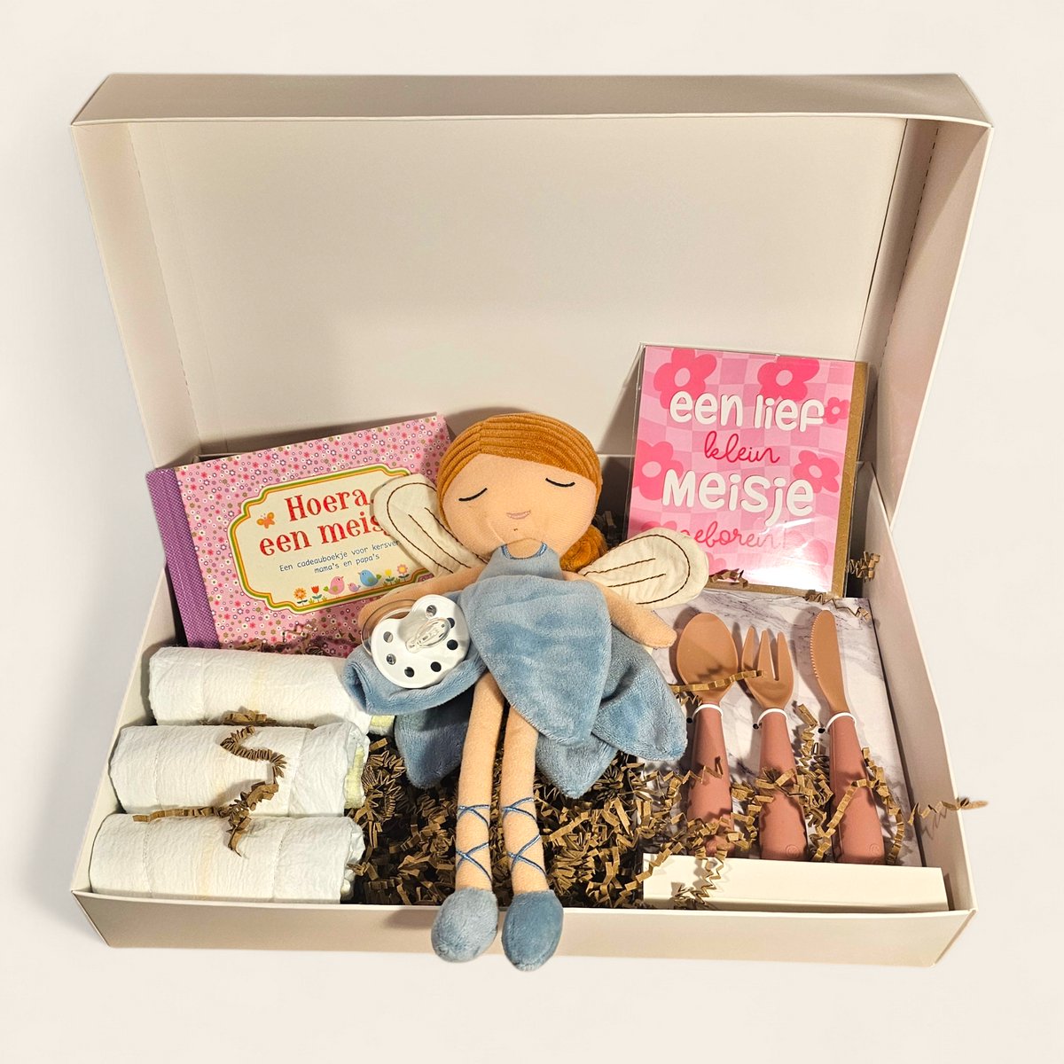 Luxe kraamcadeau baby meisje – compleet geboorte cadeau doll rose jollein