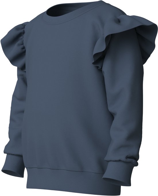 Blauwe sweater met ruches op de schouders, schuin van voren.