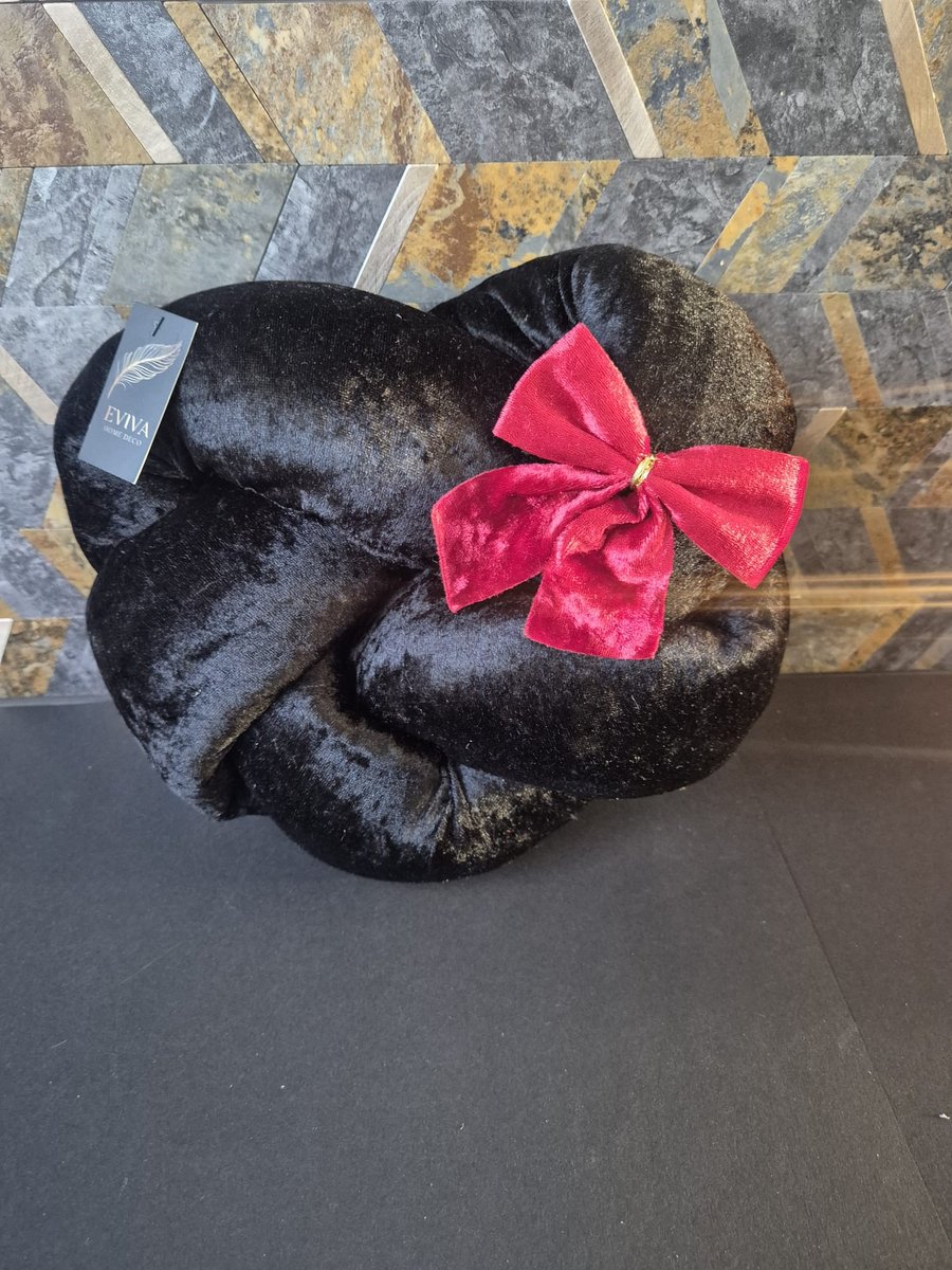 Eviva Home Deco Sierkussen 'Everheart Bowtie' - Black Beauty - Zwart - Strikvorm - Luxe Design - Oneindigheid