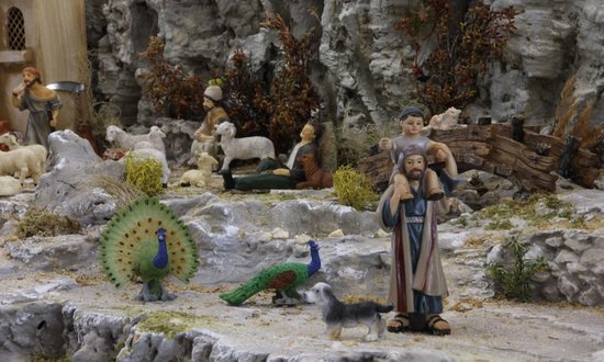 Gedetailleerde Kerststal met Jozef, Maria en Kindje Jezus - Handgeschilderd Houten Decoratie