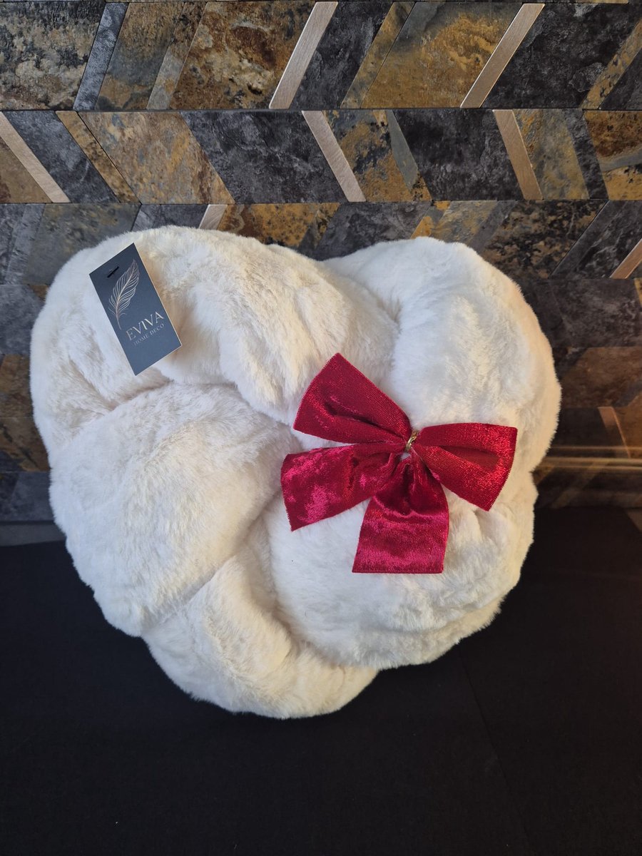 Eviva Home Deco Sierkussen 'Everheart Bowtie' - White Christmas - Wit - Strikvorm - Luxe Kerstcadeau