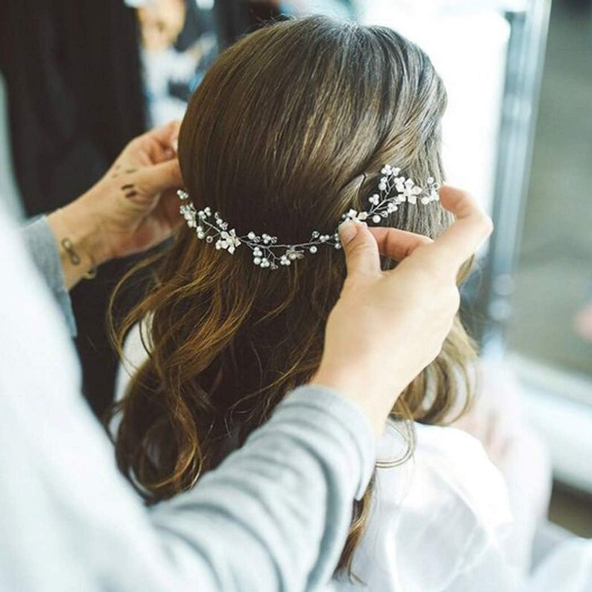 Elegante Zilveren Bruidshaaraccessoire Bloem Wijnstok Hoofddeksel voor Bruiloft en Feest