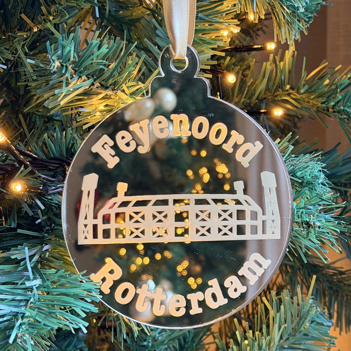 Kersthanger | Kerstbal | Voetbal | Feyenoord | Rotterdam | De Kuip | Zilver