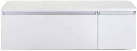 Meuble sous lavabo blanc laqué, avec une fine poignée de couleur contrastante sur toute la largeur.