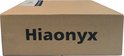 Bruine kartonnen doos met het Hiaonyx logo in zwarte letters op een zwarte achtergrond.