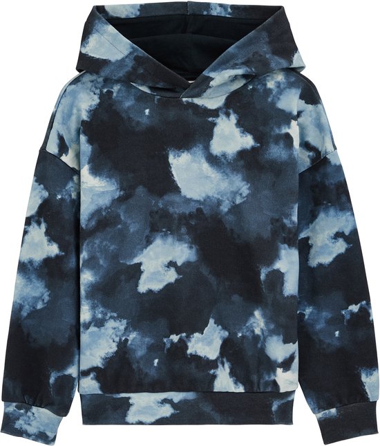 Blauwe hoodie met een all-over print van donkere en lichte wolken.