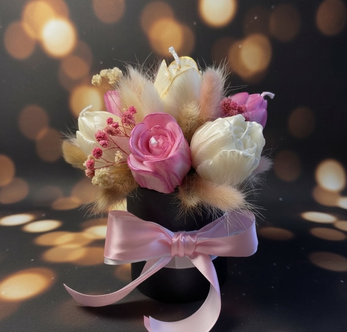 Decoratieve tulpenkaarsen in pot – middelgroot – sojawas – geparfumeerd – pastelkleuren – katoenen lont – cadeauverpakking – Kiki Cadeautjes — cadeau in Wonen & Interieur - foto 4