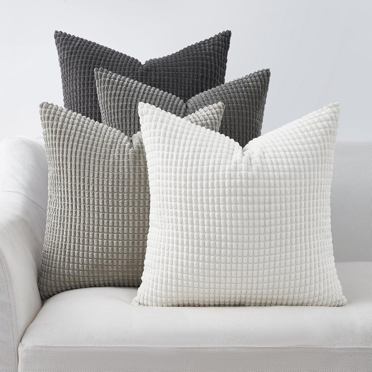 Famanu Corduroy ribfluweel kussenhoezen set van 4 (45x45 cm) – kleurverloop donkergrijs – superzacht geribbeld ribfluweel – woonkamer/slaapkamer