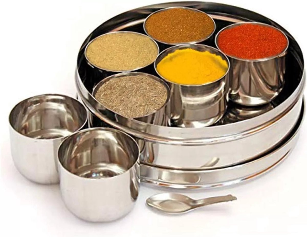 Indian 7 Specerijen Masala Dabba – RVS Kruidendoos met Lepel & Glazen Deksel | 7-in-1 Kruidenpotjes voor Keuken | Herbruikbaar, Makkelijk te Reinigen & Vaatwasserbestendig | Indian Spice Box met Kajal Sticker