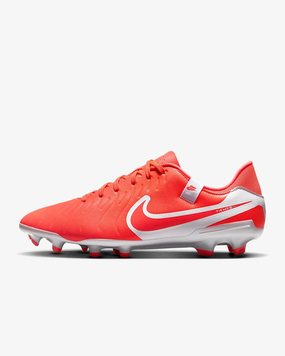 Nike Tiempo Legend 10 Academy FG/MG voetbalschoenen JR in rood, maat 36.5, met witte swoosh en gripzolen voor kunstgras.