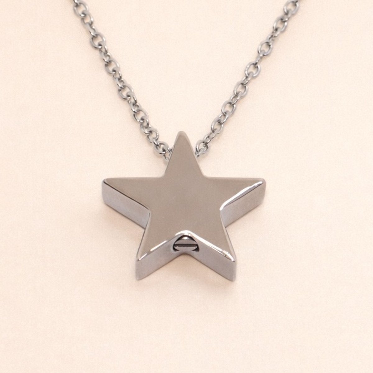 Assieraad - Ashanger met ketting en vulsetje - Mini urn - Ster - Sterretje - Schroefdop aan onderkant - Zilverkleurig