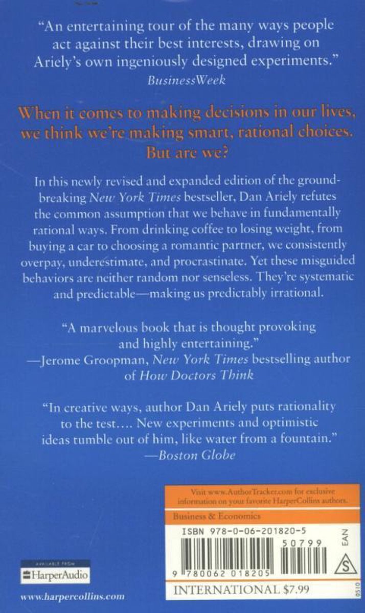 Achterkant van het boek "Predictably Irrational" met recensies en een ISBN-barcode. De tekst is wit op een blauwe achtergrond.